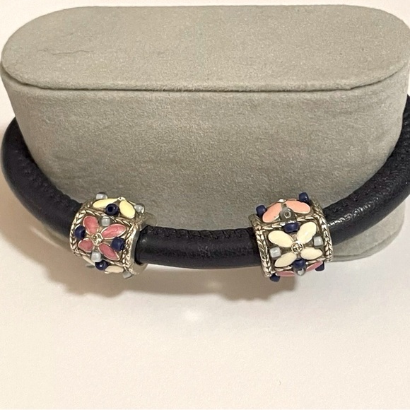 Brighton NAVY BLUE  Woodstock Leather Bracelet+ 2 Enamel Floral Beads/spacers - Picture 2 of 4